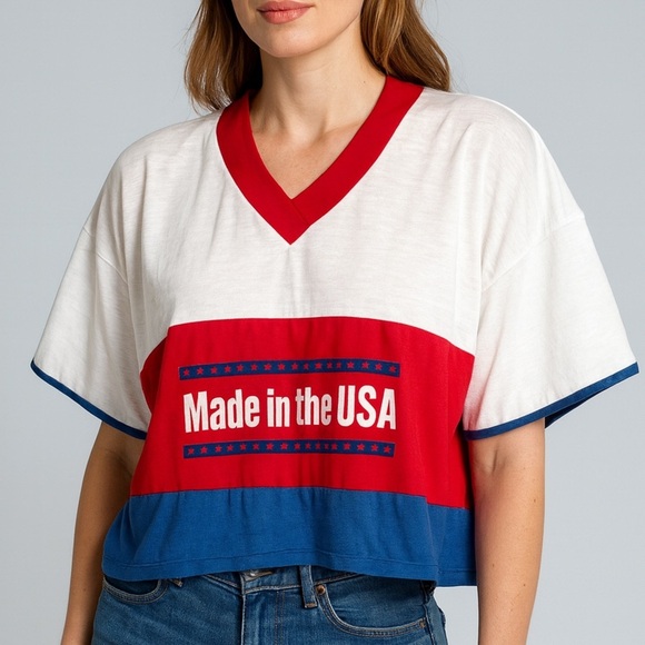 VINTAGE 80s Made in the USA Oversized Boxy Cropped Color Block V Neck T shirt - Picture 8 of 8